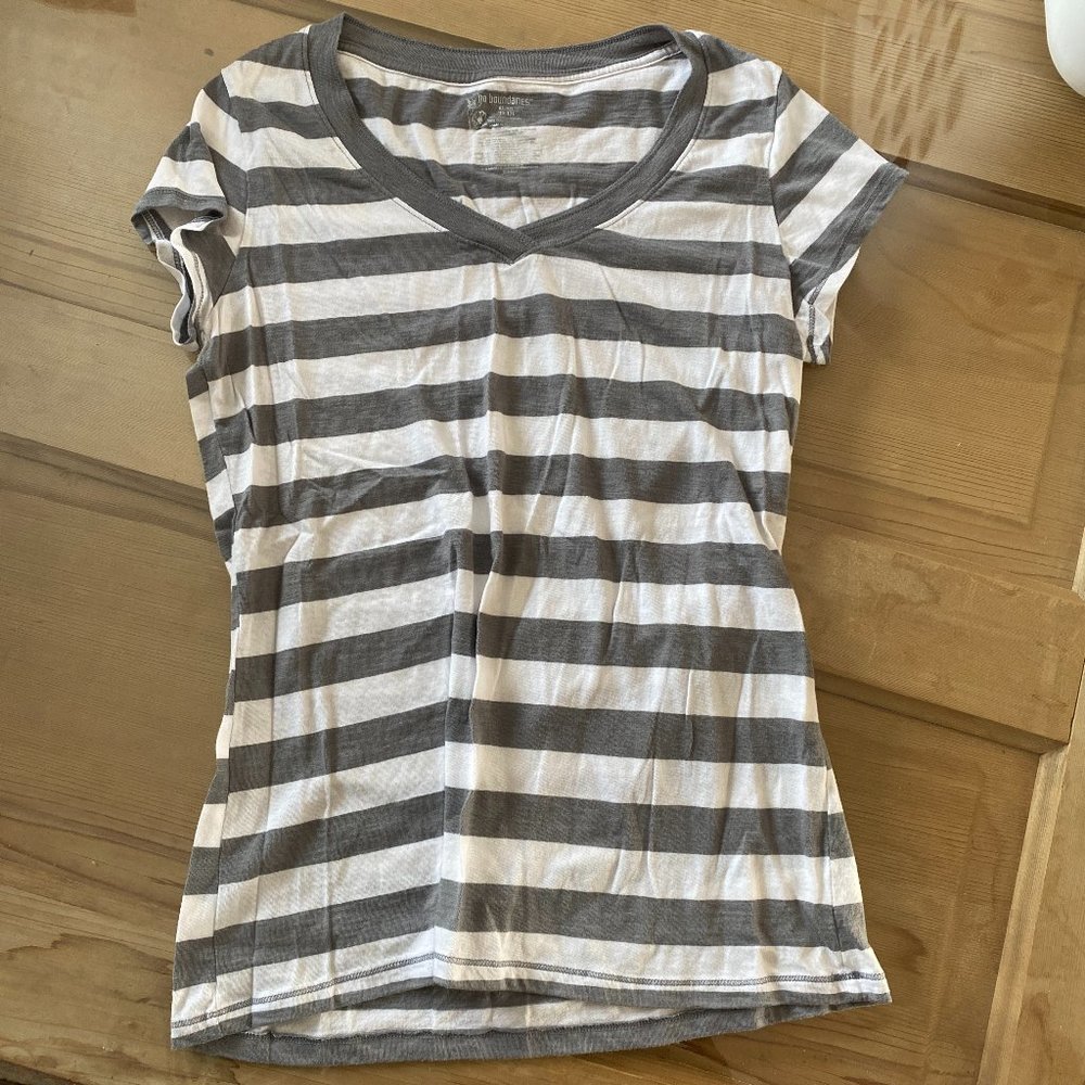 LIKE NEW Gray & White Stripe Tee